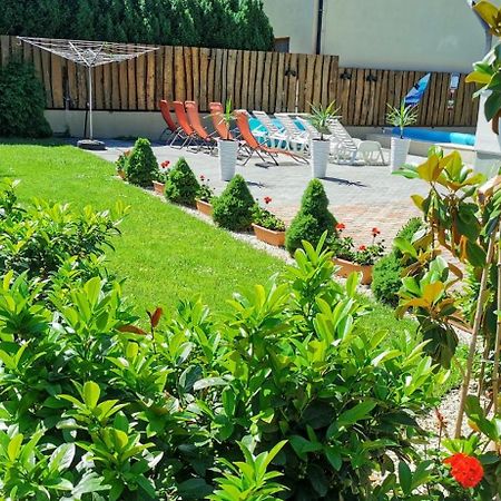 House4U Villa Balatonszárszó Exteriör bild