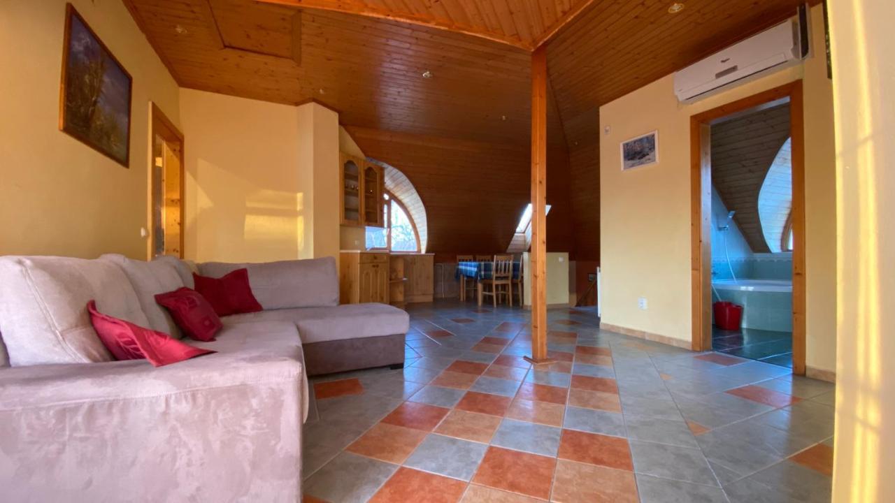 House4U Villa Balatonszárszó Exteriör bild