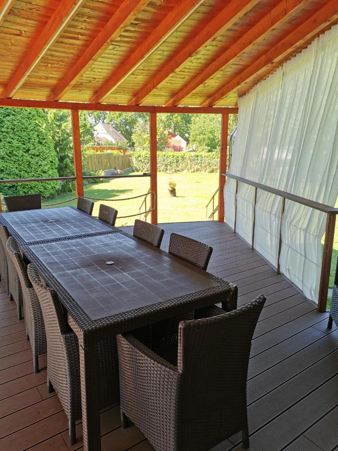 House4U Villa Balatonszárszó Exteriör bild