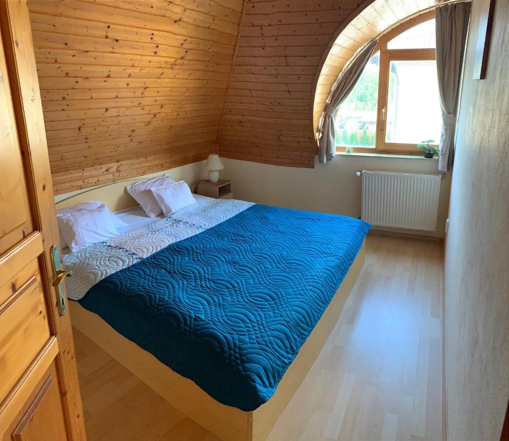 House4U Villa Balatonszárszó Exteriör bild