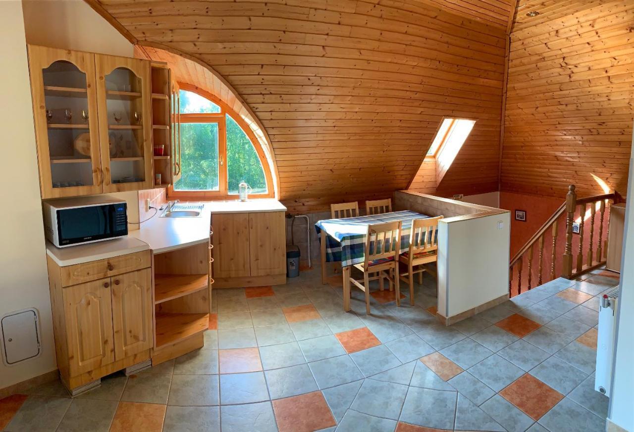 House4U Villa Balatonszárszó Exteriör bild