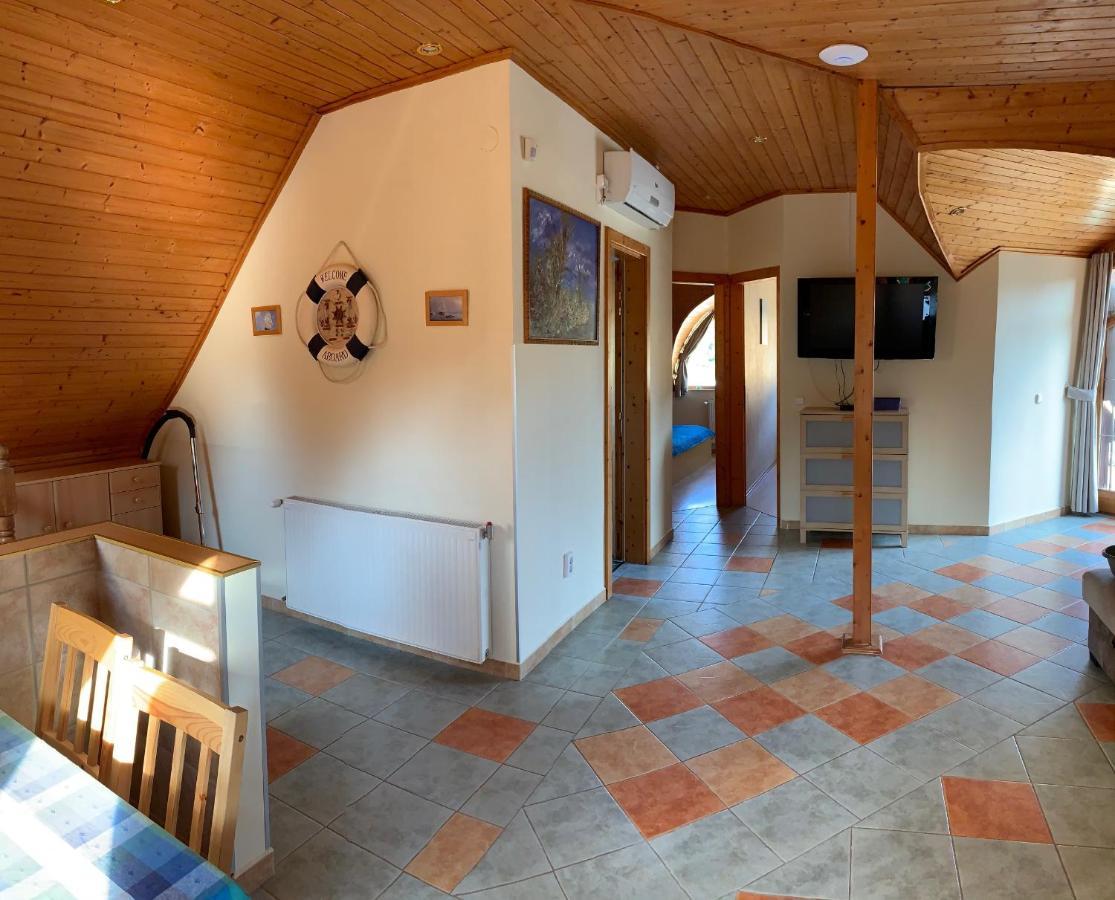 House4U Villa Balatonszárszó Exteriör bild