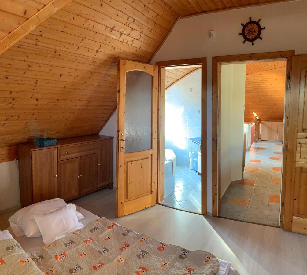 House4U Villa Balatonszárszó Exteriör bild