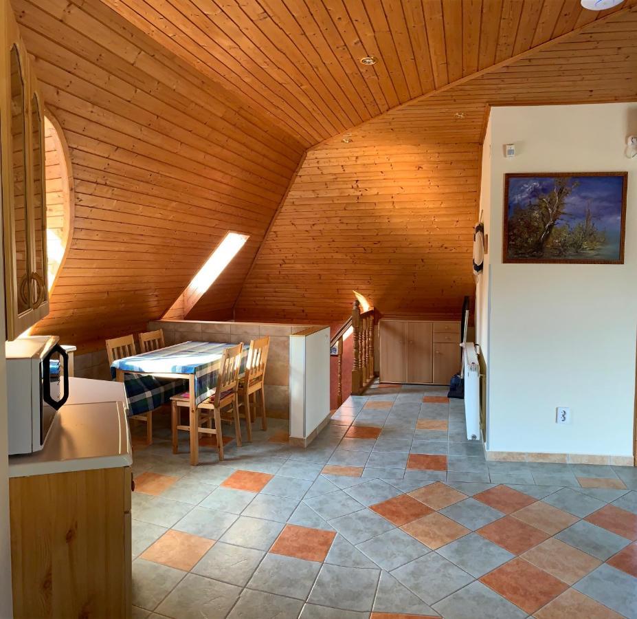 House4U Villa Balatonszárszó Exteriör bild