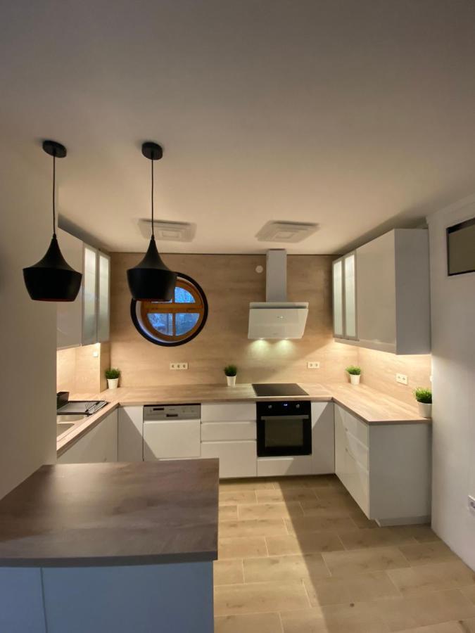 House4U Villa Balatonszárszó Exteriör bild