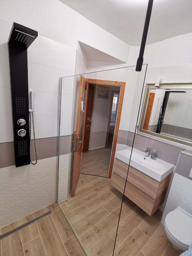 House4U Villa Balatonszárszó Exteriör bild