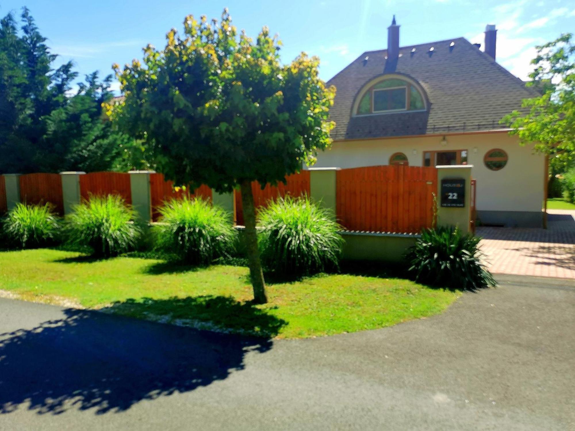 House4U Villa Balatonszárszó Exteriör bild